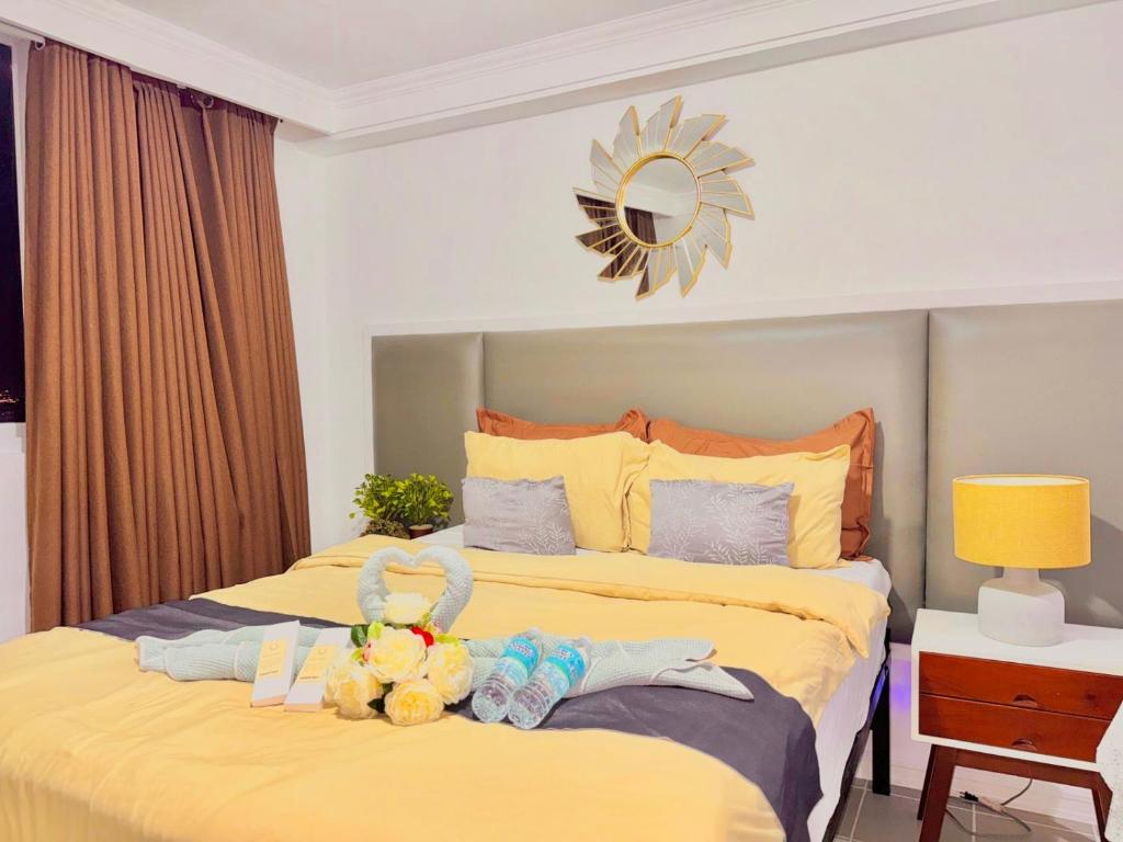 Minimalist studio with Luxury bed Good for 1-4pax High speed WiFi with Netflix Free Pool & Parking, Suba