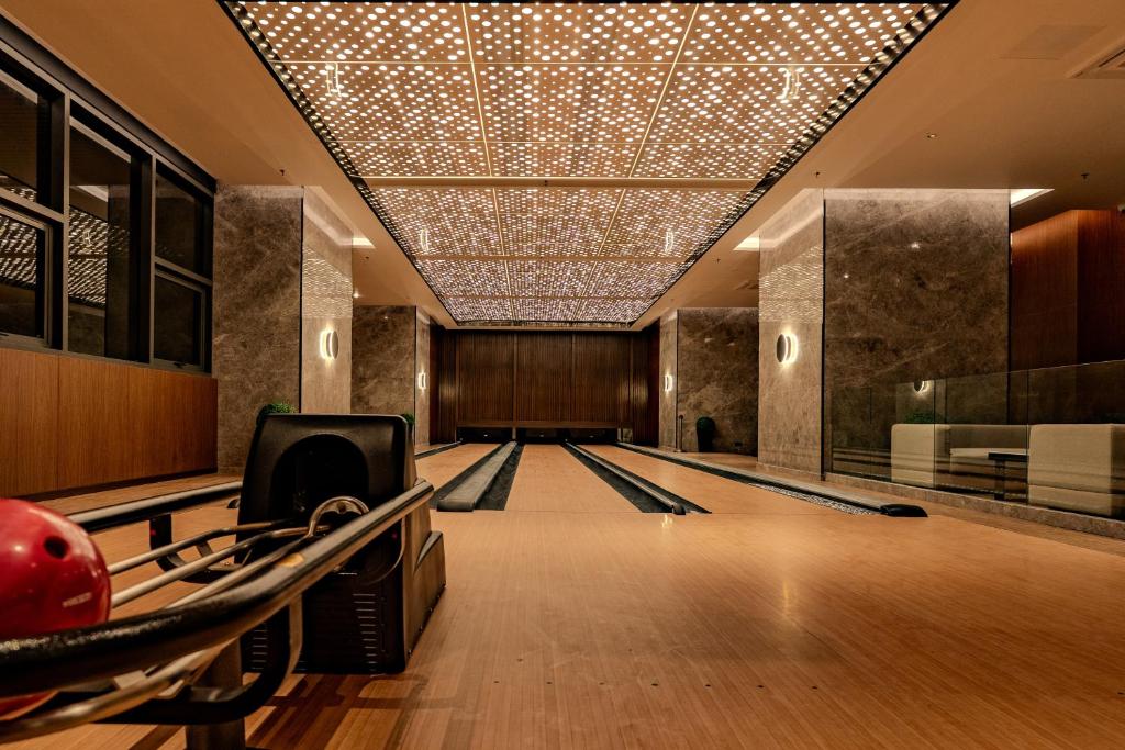Bowling alley