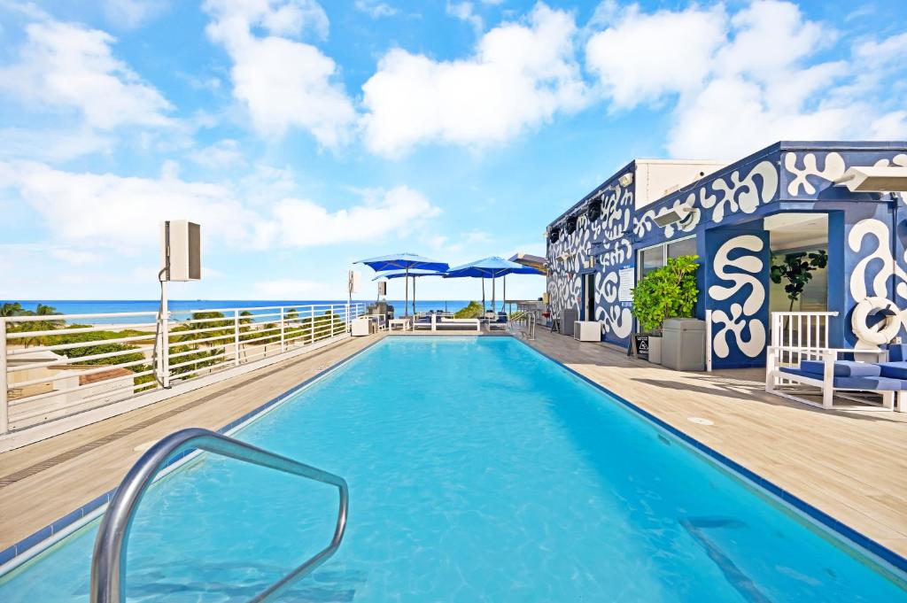 Stylish Studio in South Beach with Ocean Views, Miami Beach