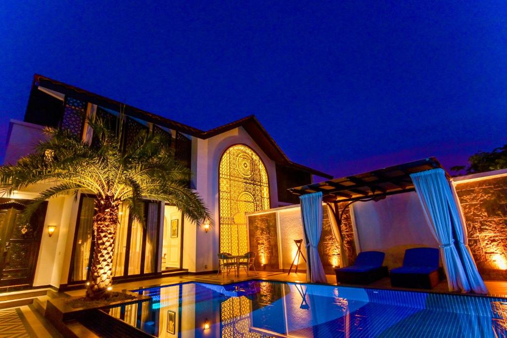 Swimming pool