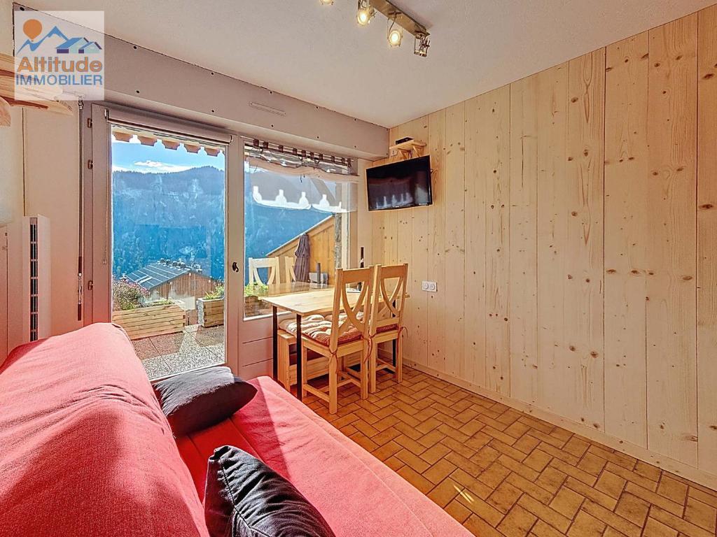 Studio à Petit-Châtel, près pistes, terrasse, parking - FR-1-693-114, Châtel