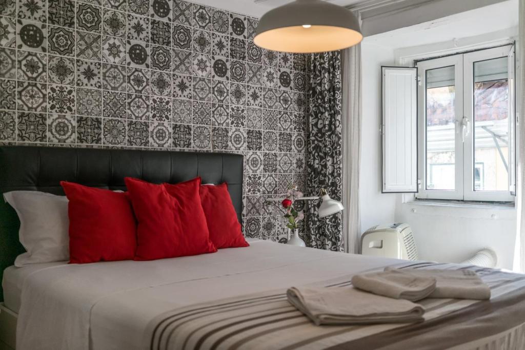 2-Bedroom Apartment – Bairro Alto, Lisbon | By Airnest, Lisabon
