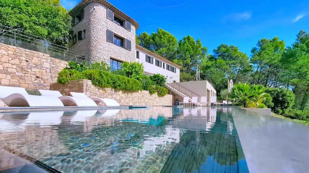 Villa de Prestige au Calme avec piscine chauffée et Vue exceptionnelle - 2