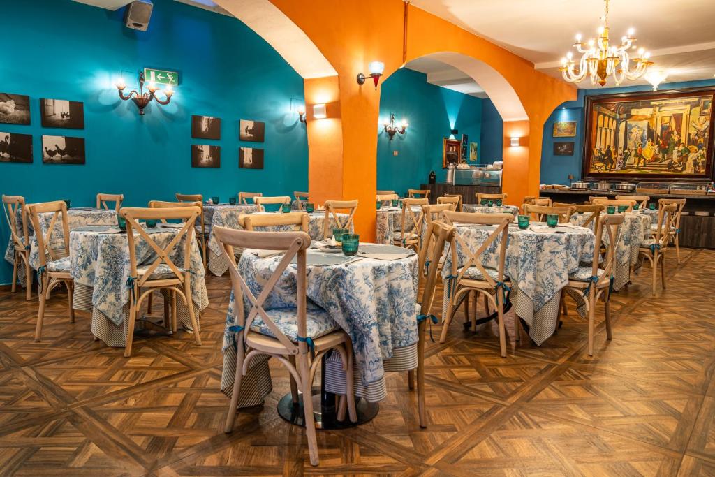 Banquet hall