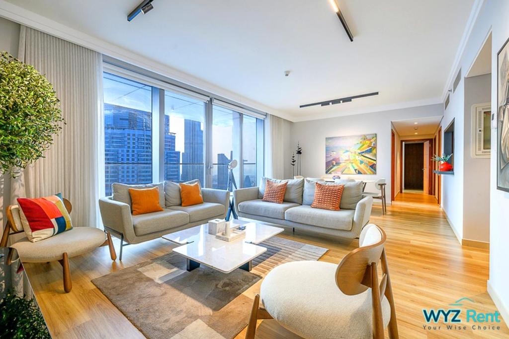 Iconic 4BR with Burj & Fountain Views Boulevard Point, Dubaj