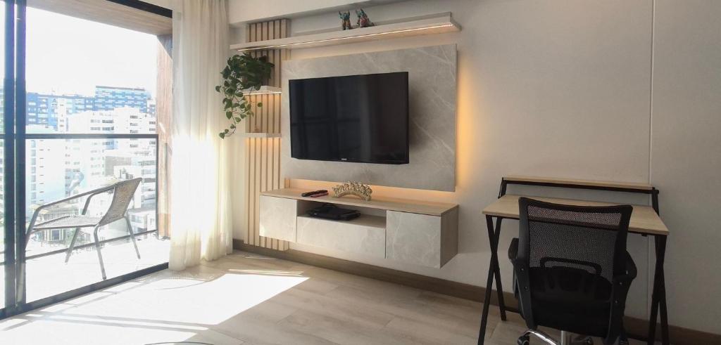 Beautiful and quiet aparment, near to Larcomar, cliff, Kennedy Park, Lima