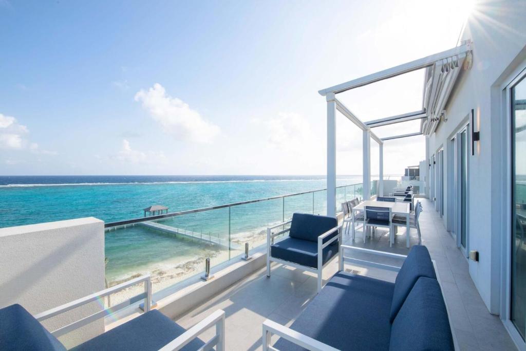 Rum Point Resort 401, Driftwood Village