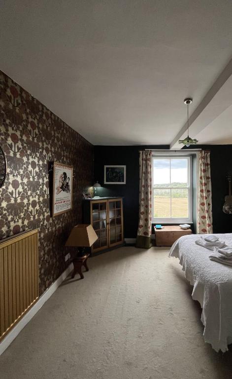 The Master Suite, Cotswolds Coaching Inn, Naunton