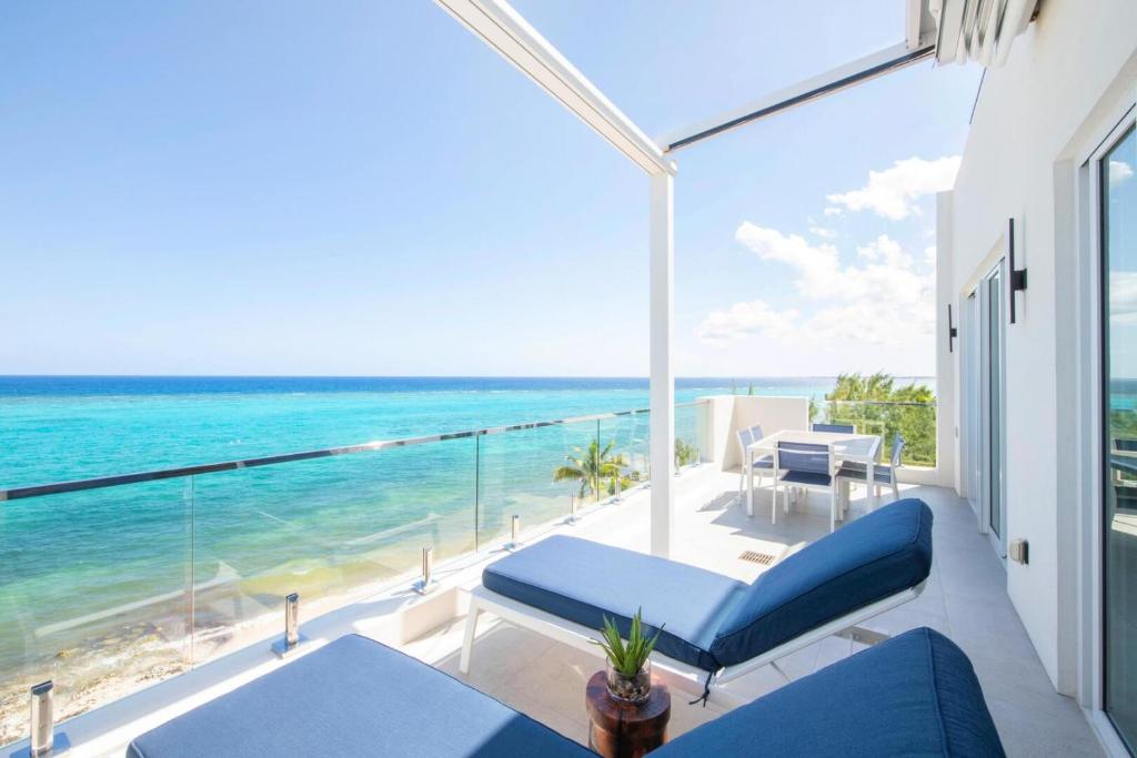 Rum Point Resort 408, Driftwood Village