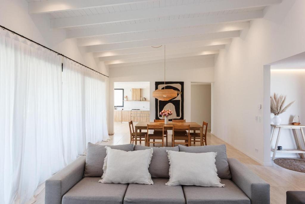 Casa Pedro - Casa en Barrio Privado Arenas Chico Para 6 PAX Con Pileta y Parrilla - 2