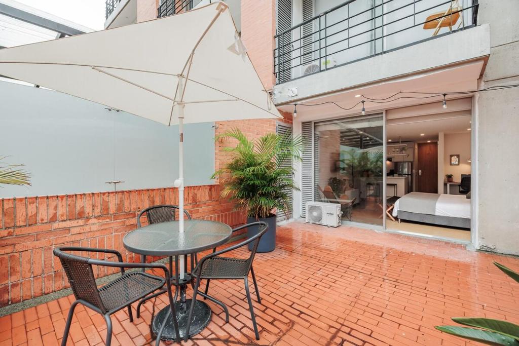 Loft comodo y central con AC y Terraza propia en Astorga Poblado - 4