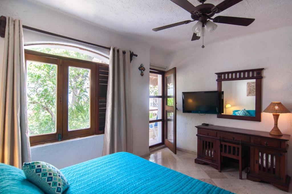 Private Terrace 3 blocks to Mamitas & 5th Ave, Gated with Pool - 3