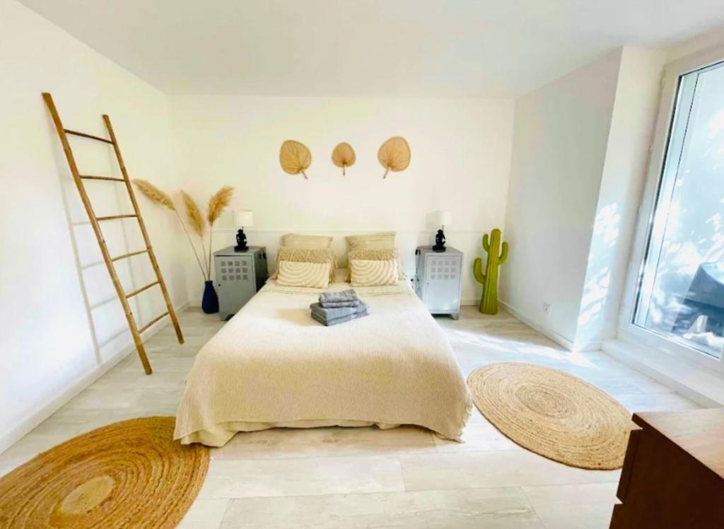 Hyper center - Avec exterieur, Valence