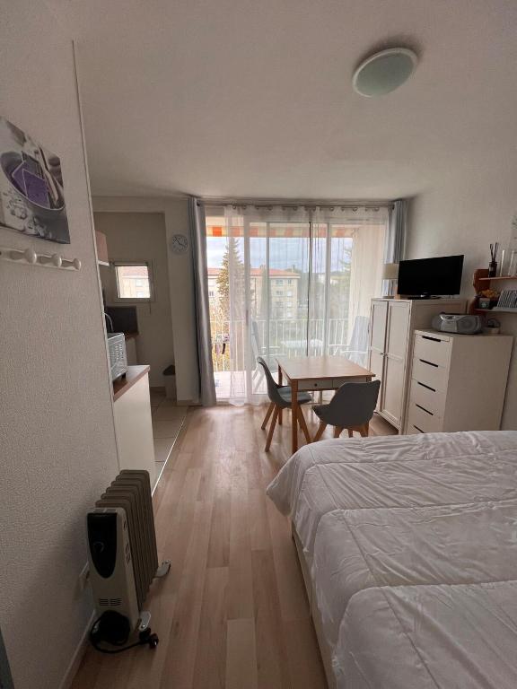 Studio 3rd floor balcony wifi in Gréoux-les-Bains - 4