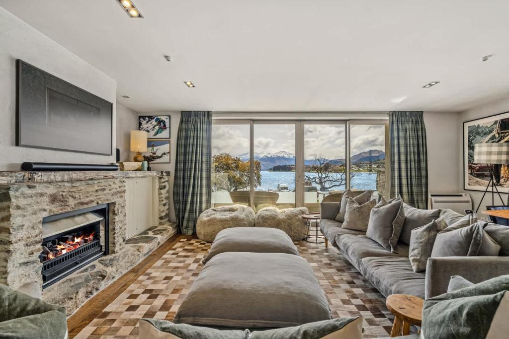 Luxury Lakeview on Ardmore with Sauna, Wanaka