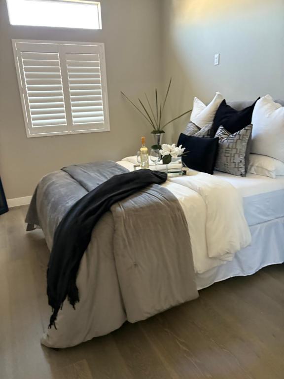 Beverly Hills, LAX Luxury Stays, Los Angeles