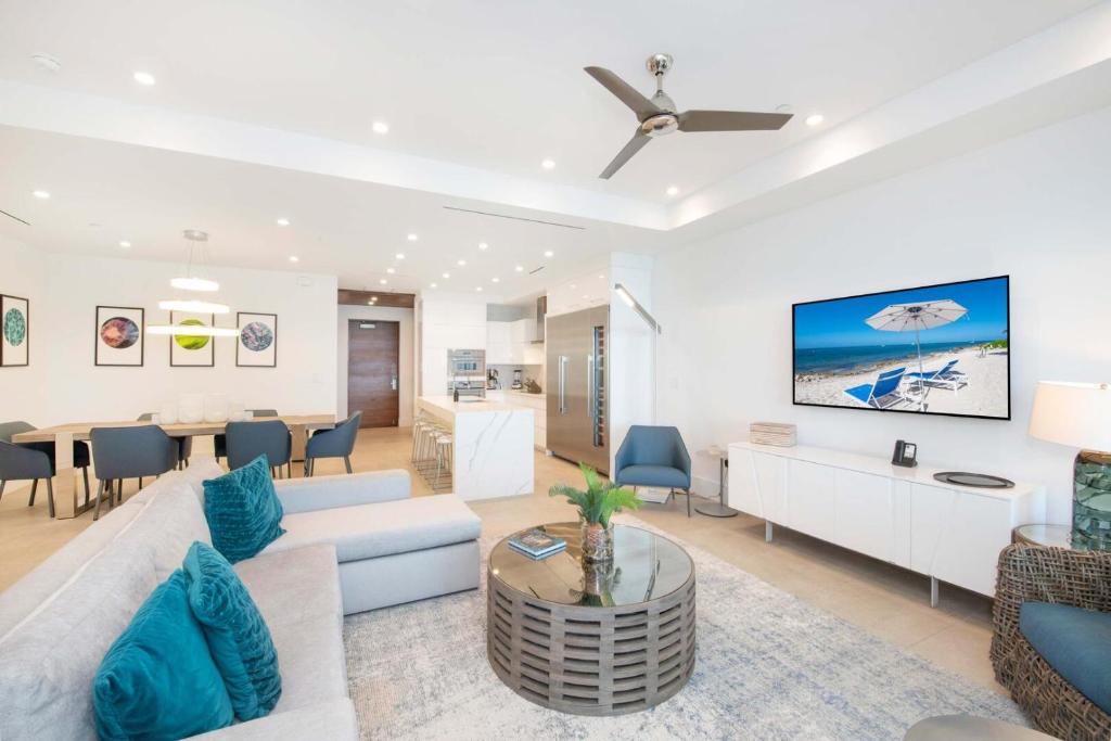 Rum Point Resort 405, Driftwood Village