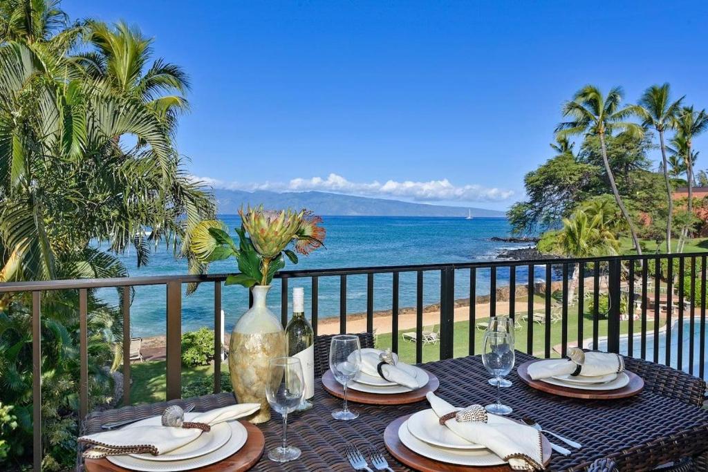 Hoyochi Nikko 201 · HN 201 Relaxing Getaway OceanFront 2BD wPool, Kahana