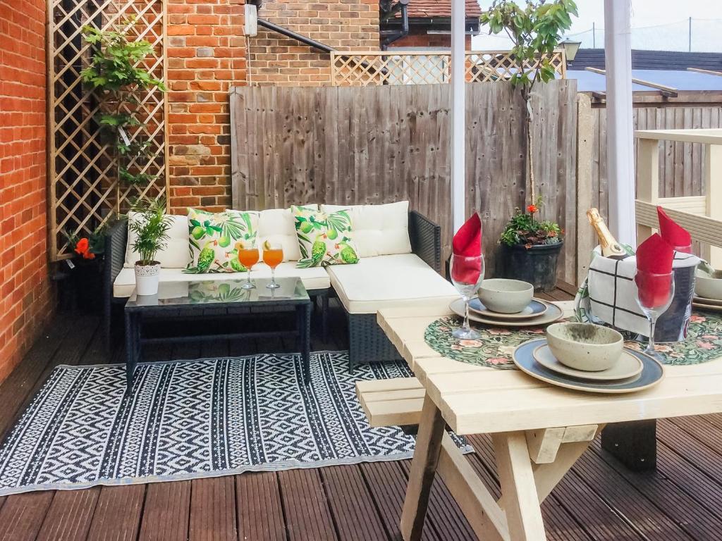 Tigers Rest, Vigo Village