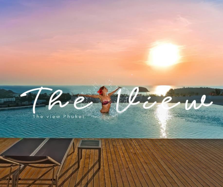 The View Phuket By RESAVA, Kata pláž