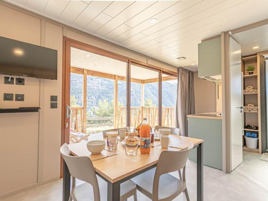 Chalet 4 pers près des remontées, vue montagne - FR-1-840-56 - 1