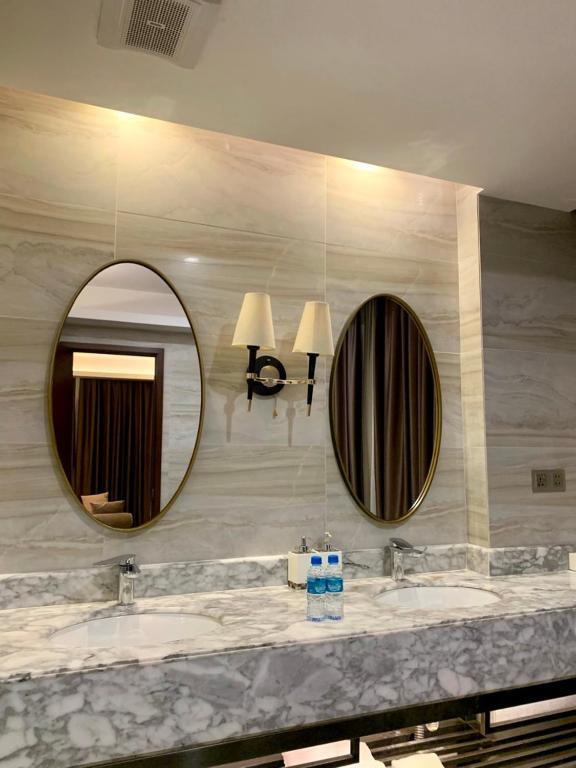 Super Luxury Apartment Lumley Beach Road Aberdeen Freetown by Richview, Freetown