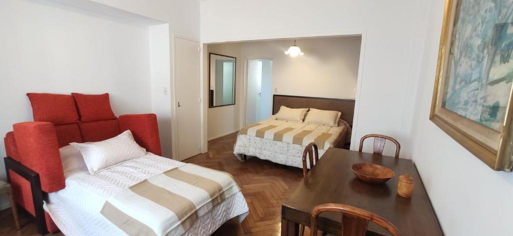 Spacious Retreat Studio near Obelisk - 5