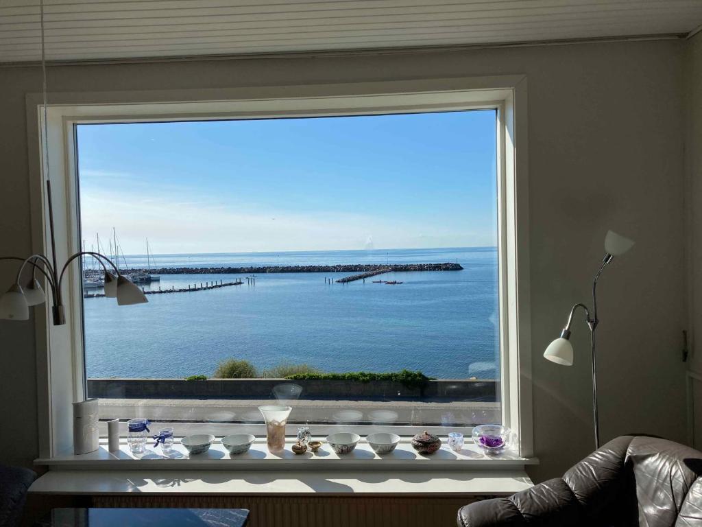Spacious House With Sea Views From All Rooms, Ronne