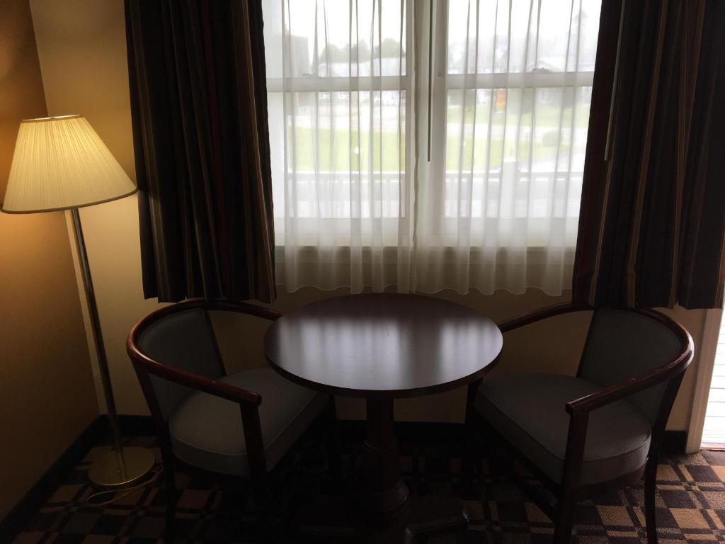 Cabot Inn & Suites photo