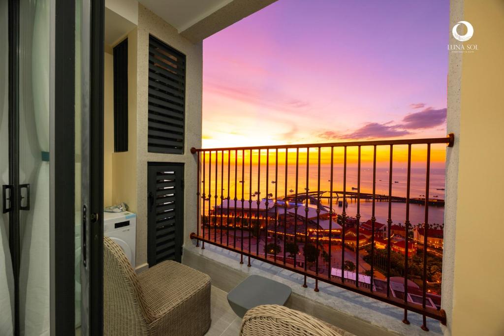 Solara Apartment Firework & Sunset View