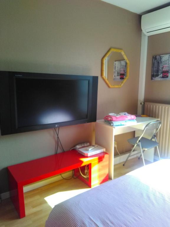 T5 Exceptional! Terrace 60 m2 by station 8 Pers - 2