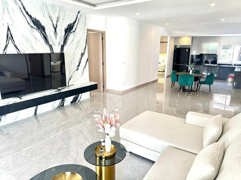 5 Bed Eakmongkhon B42, Jomtien pláž