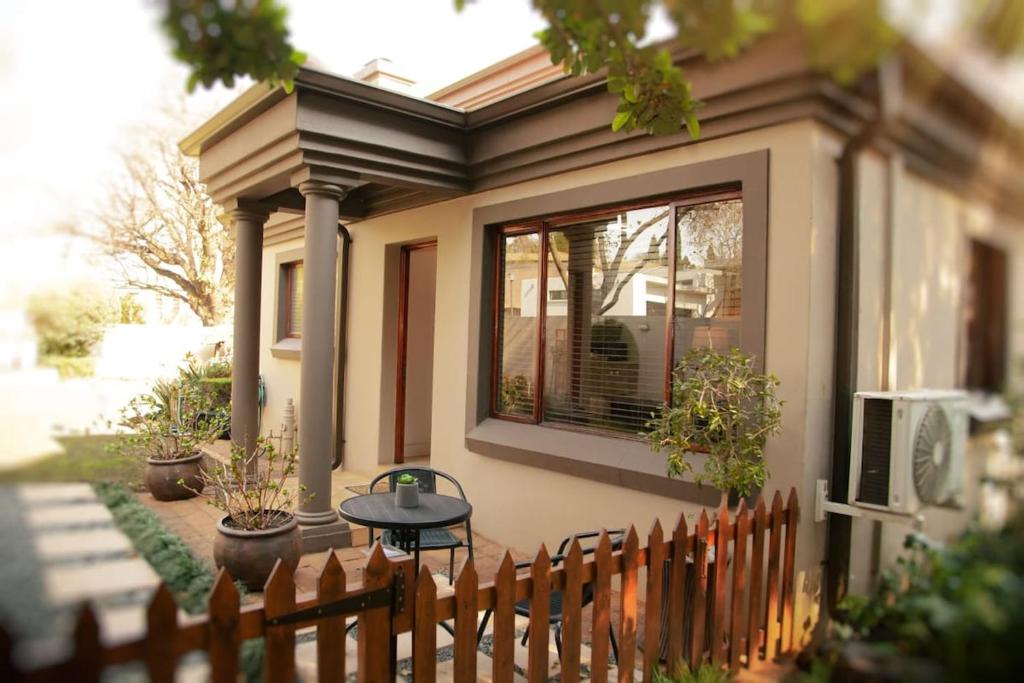 Pine & Pebble, Centurion