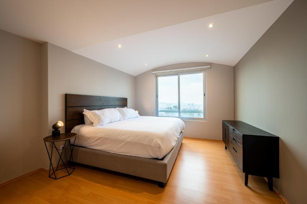2BR Santa Fe Style & Comfort with Gym & Parking - 5