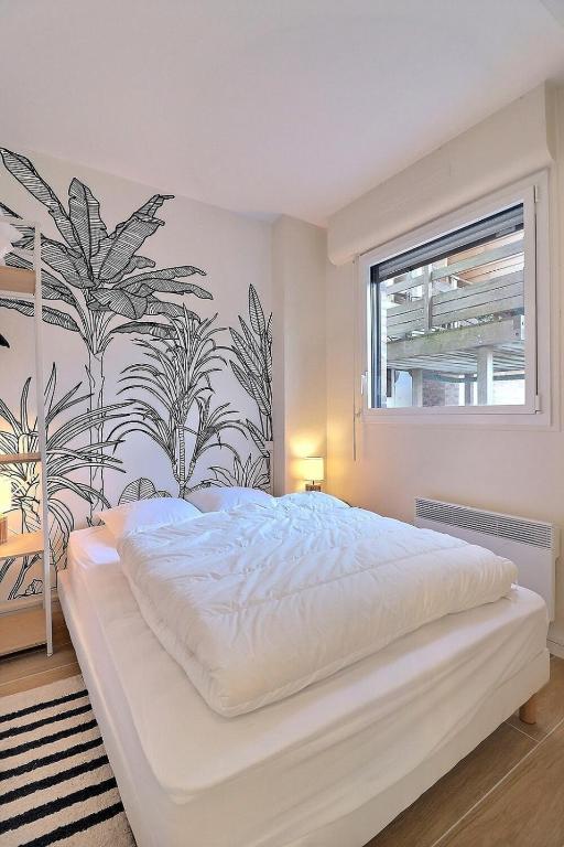 Sublime apartment facing the Port & Planches - 2