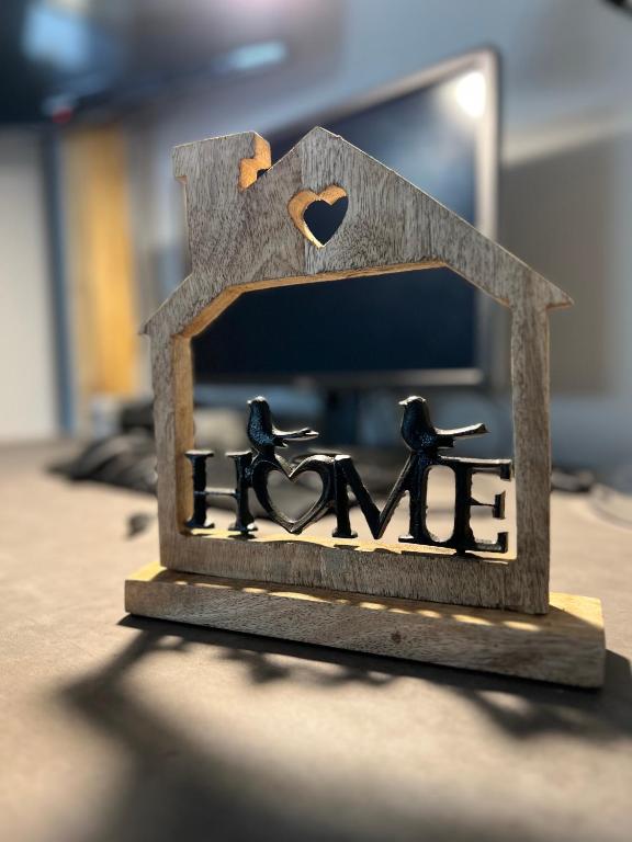 2-Zimmer-Apartment mit Küche und Bad im Landhaus in Ortsrandlage, Ober-Ramstadt