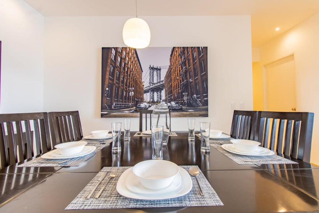 Capitalia Modern Condo with High-Speed Wi-Fi - 2