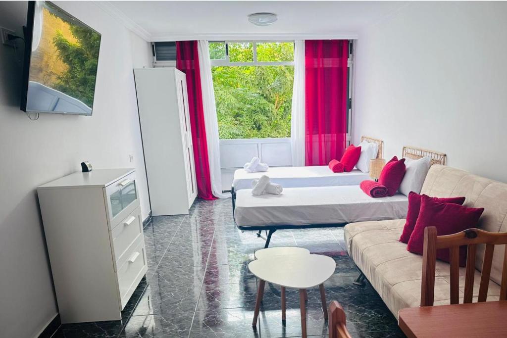 Cozy 2-Bed & Sofa-bed Studio - Pool Wifi Pets - 2