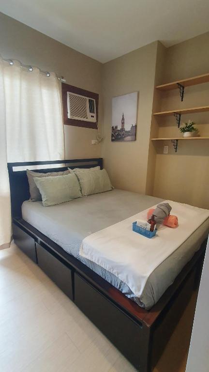 Condo Unit with Balcony Avida IT Park, Sampong