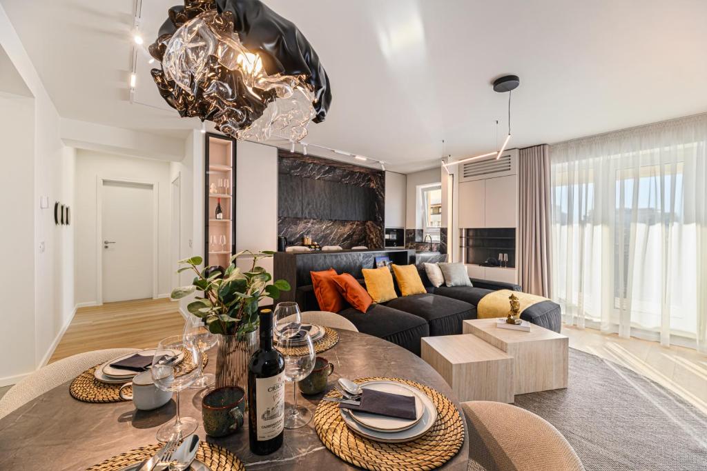 Nokturna Cassiopeia Coresi Kasper Apartment with underground Parking, Braşov