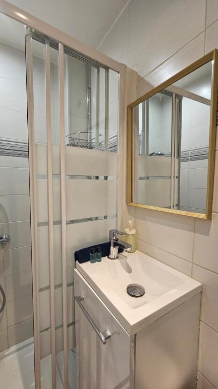 Bel Appartement en Plein Coeur de paris Quartier EMILY IN PARIS ! - 2