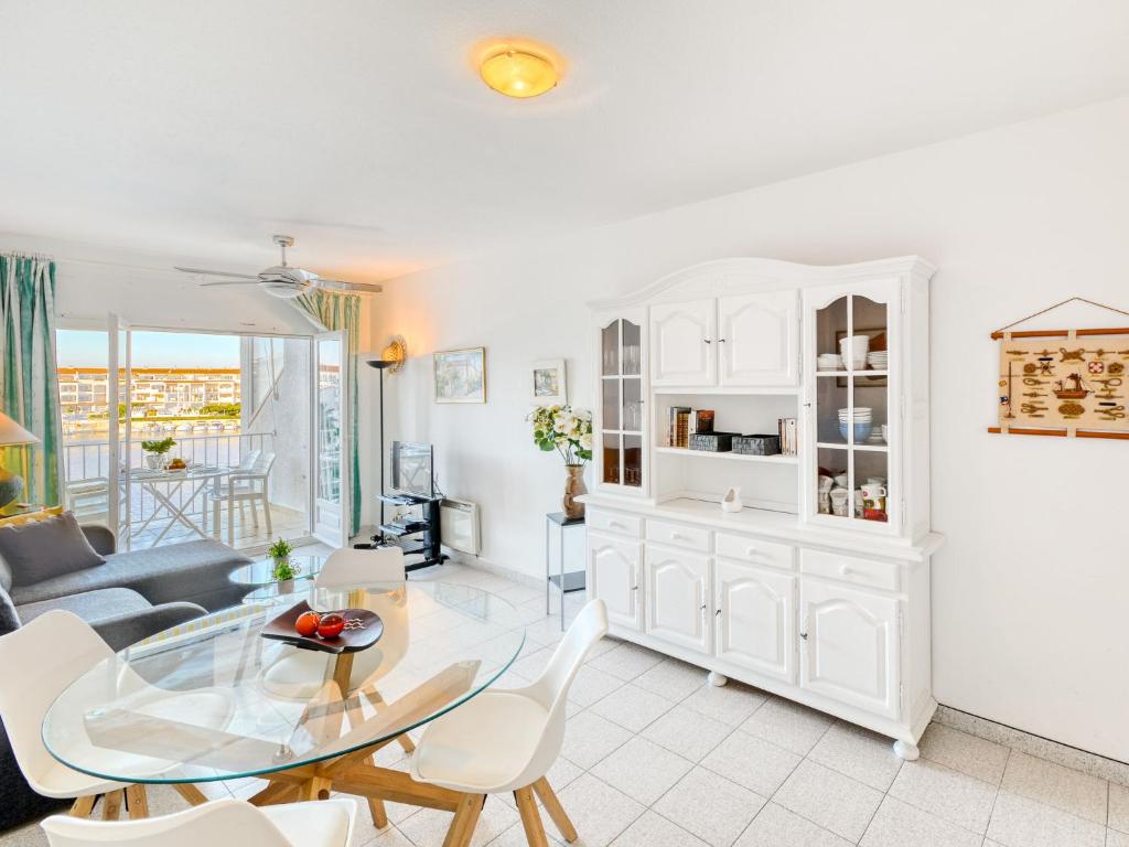 Apartment Sant Maurici by Interhome - 2