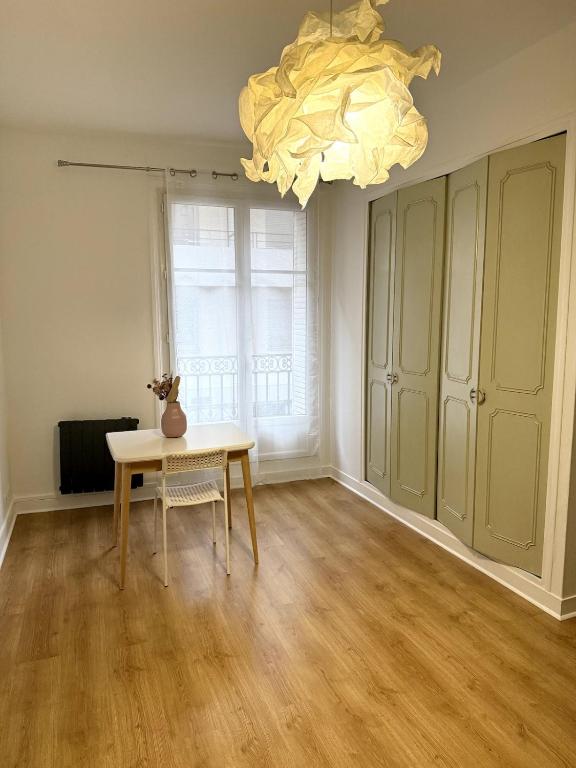 Le Grand Jaures 8 Personnes PARIS - 2