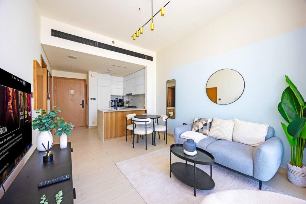Modern 1BR Apartment for Upscale Lifestyle, Dubai