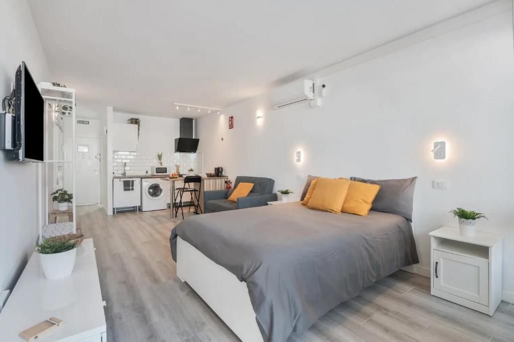 Moderno Estudio con Piscina en Arona - Ideal para Parejas - 2