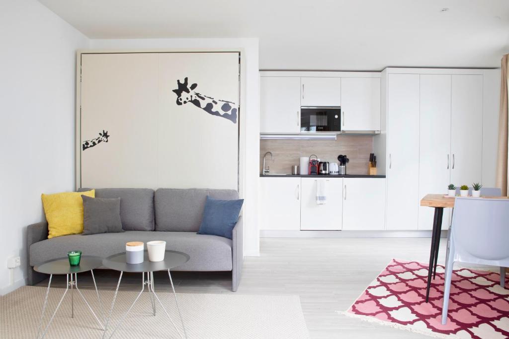 Modern Smart Studios with Prime City Center Location - AL9 - 2