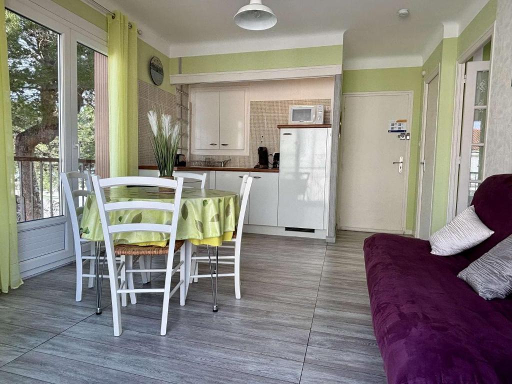 Appartement deux pièces climatisé situé au centre plage -AR110-108 - 4