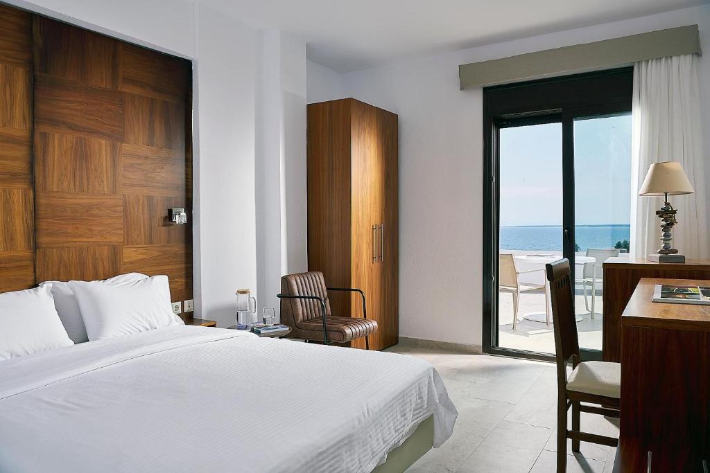 Glavas Inn Hotel — Hotel rooms in Gerakini, Central Macedonia