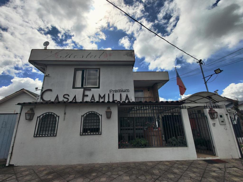 Hostal Casa Familia - 1