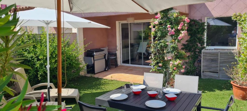 Very bright villa with garden and terrace - 2